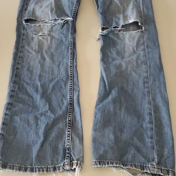 womens distressed Levi's 527, 29x30 - Picture 6 of 6